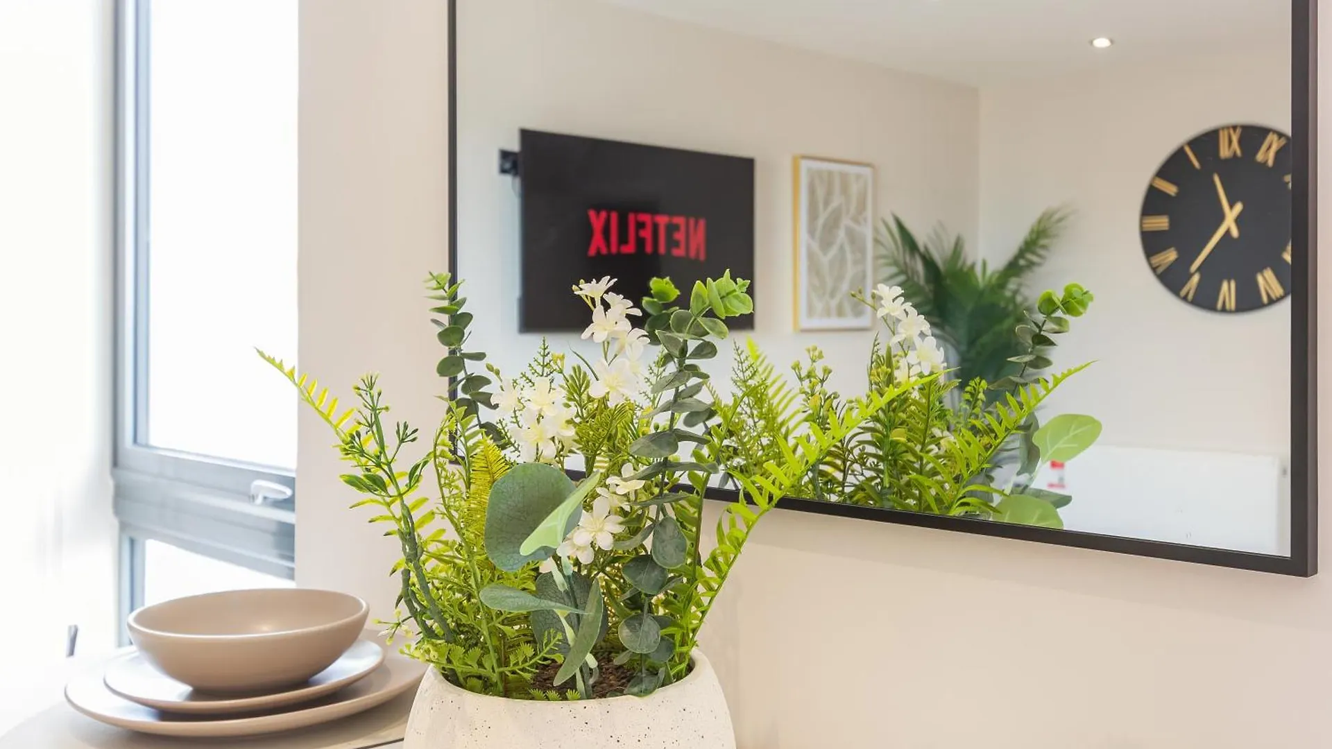 Brighton Central Crown - Rose Platinum Properties 0*,  United Kingdom